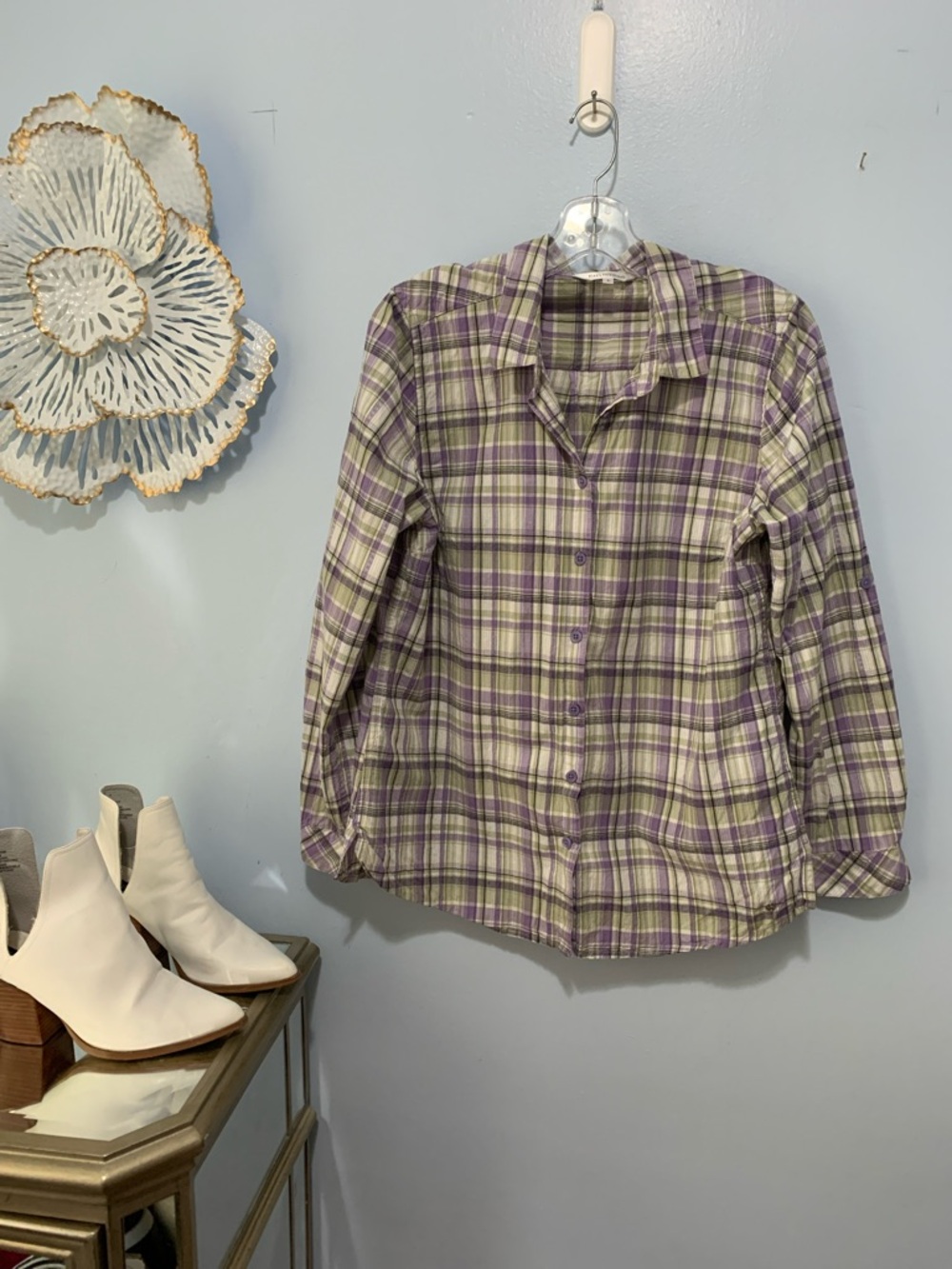Northern Reflections Lavender Cream and a hint, green Plaid Shirt size large